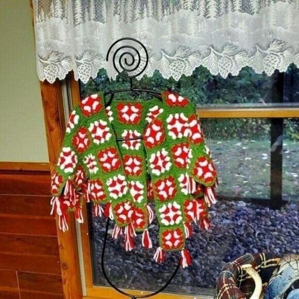 Vintage Hand Knitted Childs Granny Square Afghan Red, Green & White Sz. L Poncho